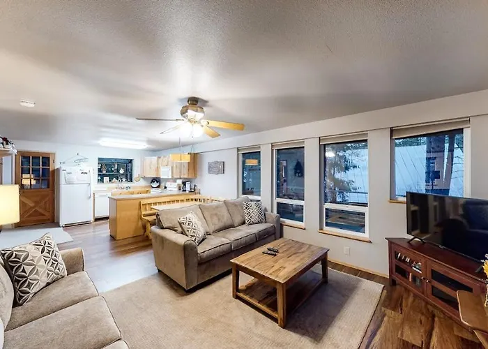 Towering Pines Cabin & Game Room