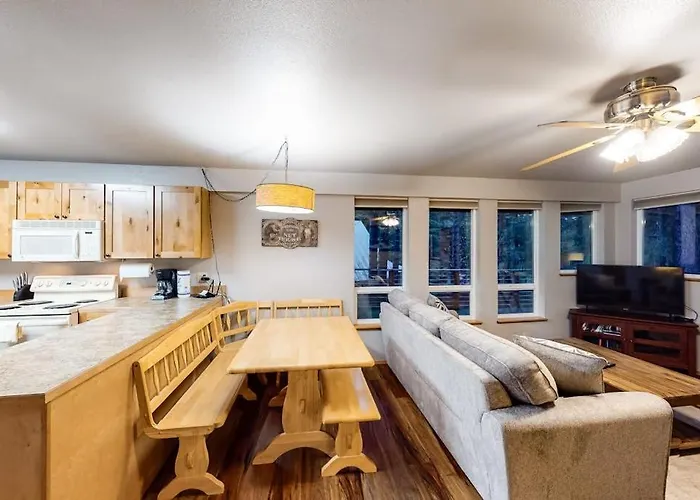 Towering Pines Cabin & Game Room